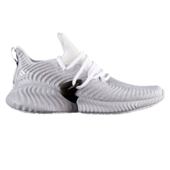 Meet your Posher, Aneeqa - Picture 1 of 1